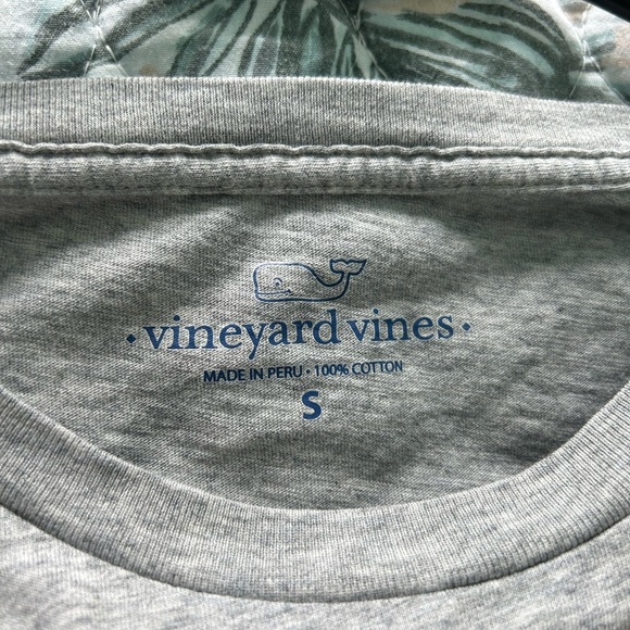 Vineyard Vines Short Sleeve T-shirt Red White Blue Tie Dye Whale- Size Men’s S - Picture 3 of 5